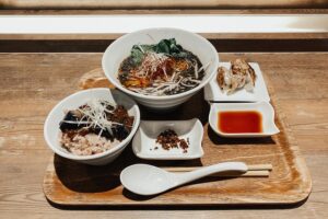 Gastronomía Japonesa: ramen con acompañamiento
