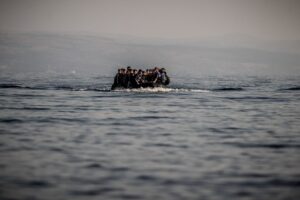 Refugiados en el Mediterráneo Refugiados atravesando el Mediterráneo